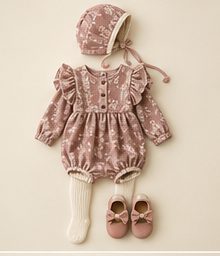 Baby: Rose floral romper, bonnet